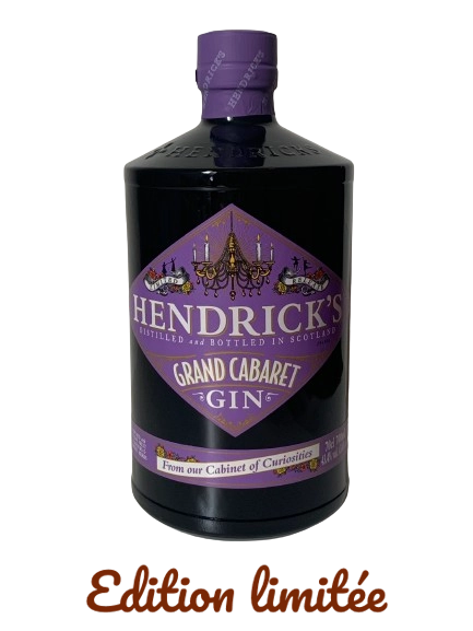 Hendricks Gin Grand Cabaret Distillé et embouteillé en Ecosse créée dans le cabinet de curiosité de Ms. Lesley Gracie